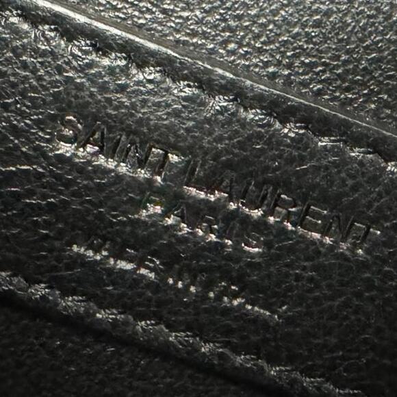 💎✨BEAUTIFUL✨💎Authentic Yves Saint Laurent Monogram Envelope Black Hardware - Picture 10 of 16